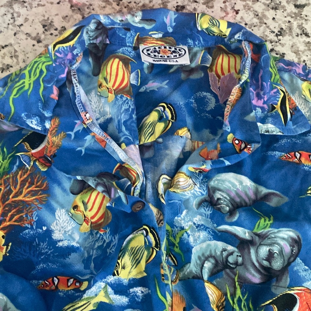 Tropical Hawaiian shirt manatees and fish like new medium